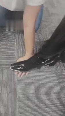 【双子姬】精彩刺激纪录片-带狗来公司玩玩 bf3161