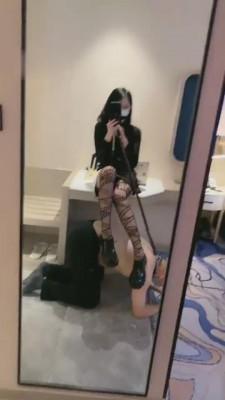 【弯弯小阿姨】大长腿御姐暴力踢踹贱狗 bf3170