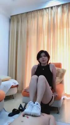 【欣妍】短发模特羞辱圈养狗 G-210712-22