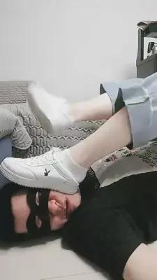 【文文文】伺候素人小姐姐-白袜裸足深喉 G-210714-31