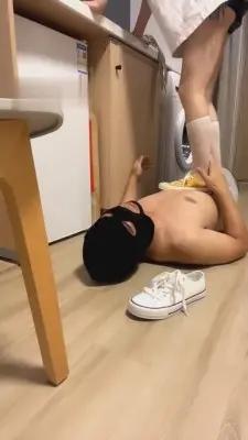 【云云酱】帆布鞋白丝全体重踩踏（2） G-210717-46