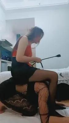 【余香】偷穿女邻居的衣服被发现后 G-210718-9