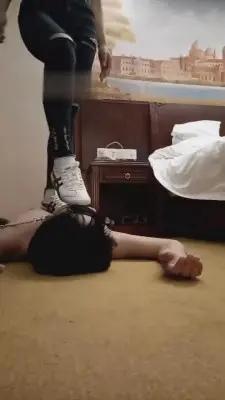 【芒果】双S轮流窒息坐脸 G-210725-10