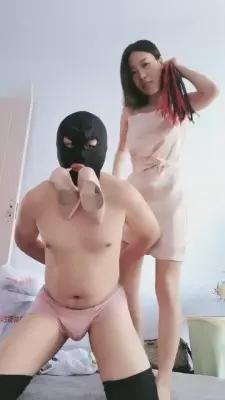 【心竹小殿下】起床气对圈养狗发泄 G-210724-18