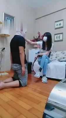 白斑马踩踏/手脚耳光/舔鞋底/深喉/坐脸窒息/踩踏喂食 G-210726-25