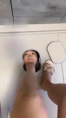 【歌迪丝】囚禁母狗做人体洗脚器 G-210728-16