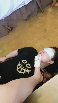 【佳影】高帮帆布鞋棉袜羞辱胖母狗 G-210730-27