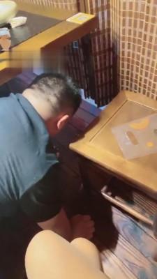 【虞姬】饭桌下有贱狗 G-210803-9