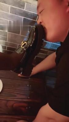 【虞姬】饭桌下有贱狗 G-210803-9