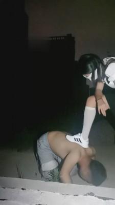 【夏馨S】极度羞辱-户外白丝玩狗-鞋底/骑马/口水/ G-210804-6