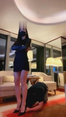 【仙女殿下】废物被踩踏/深喉/踢踹 G-210802-21