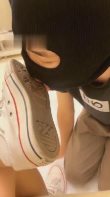 【路子】大学狗爬上门求虐口水踩踏 G-210803-18