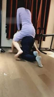 【希蓝郡主】外卖员竟敢偷喝奶茶-胯下之辱 G-210807-8