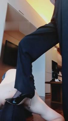 【梓晨】白领黑丝高跟诱惑领导 G-210813-17