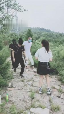 【依然】爬山偶遇劫匪虐成狗【上】 G-210814-8