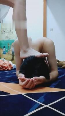 【樱樱学生主】学生装骑马-酸奶舔脚 G-210814-3