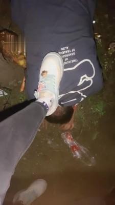 【雪儿】超羞辱-户外遛狗喂食 G-210814-16