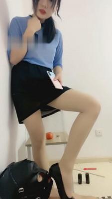 【武汉倾慕】国民学生装调狗-足喂西红柿 G-210814-15