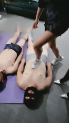 【傲雪】带素人00后小美女入圈玩双狗 G-210816-9