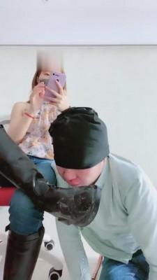 【美离子】舔靴底-踹盲盒 G-210813-9