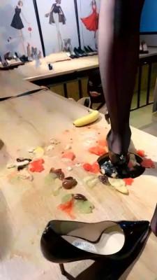 【宇婉莹】物化教室三畜侍主 G-210816-35