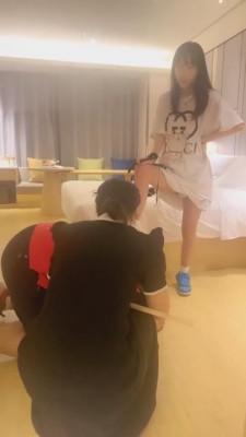 【怡怡子】双主首调肥母狗 bf735