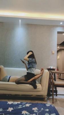 【丫丫啊】黑丝坐脸窒息调教 G-210817-4