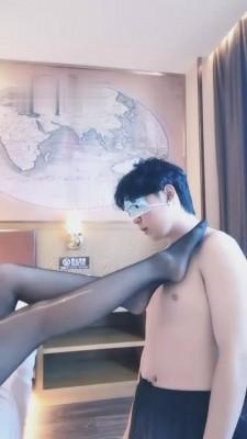 【国民大大】情侣系-黑丝诱惑坐脸前男友 bf679