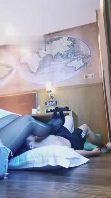 【国民大大】情侣系-黑丝诱惑坐脸前男友 bf679