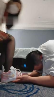 【小公主】JK小姐姐运动鞋黑丝羞辱哥哥 bf811