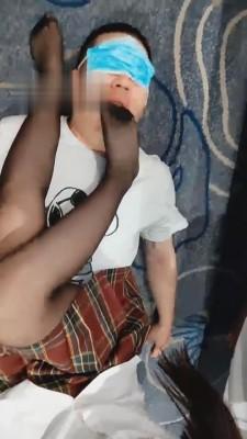 【小公主】JK小姐姐运动鞋黑丝羞辱哥哥 bf811