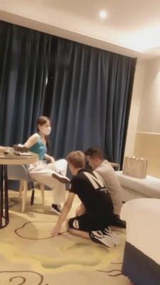 【滔滔】剧情-男老板和司机沦为女下属的奴 bf690