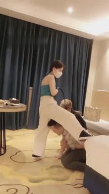 【滔滔】剧情-男老板和司机沦为女下属的奴 bf690