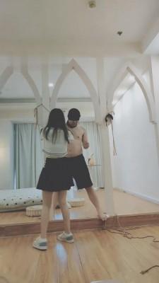 【丫丫啊】吊绑封嘴强制运动鞋踢裆 G-210831-7