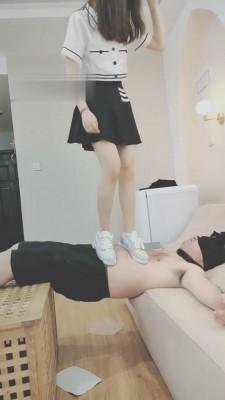 【丫丫啊】吊绑封嘴强制运动鞋踢裆 G-210831-7