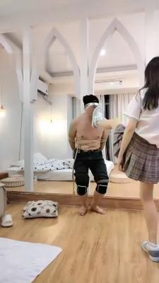 【YY啊】舔脚舔鞋