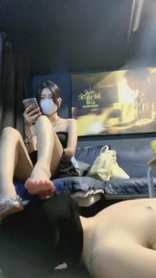 【希希子】影院调-平底鞋鞋底+圣水舔内裤白带 bf791