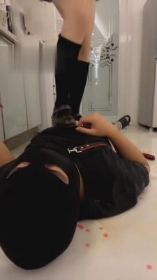 【云云酱】强制滴蜡全体重踩踏 bf833