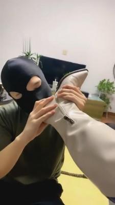 【苏州十三姨】重度踩踏踢裆耳光踩脸踢踹刑奴 G-210831-17