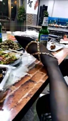 【乐爷】午夜烧烤店调奴 bf442