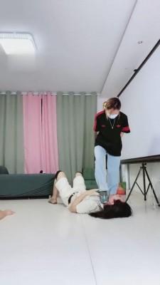 【美离子】超劲爆素人双S双M调教场 G-210831-14