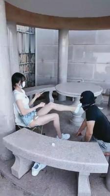 【暴力美学】脏鞋爱好者必看!户外舔脏鞋强迫吃泥巴 bf524