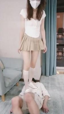 【晨希】帆布鞋白丝踩踏贱狗 bf503