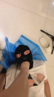 【萱萱】模特黑丝高跟羞辱踩踏深喉 bf634