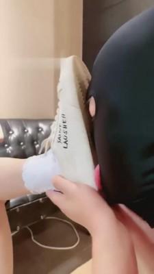 【园子】帆布鞋白袜虐乳酸奶喂食 G-210825-24