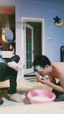 【雪儿】下班回家发泄狗奴才 G-210826-7