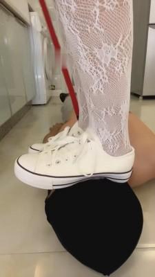 【云云酱】白丝帆布鞋全体重踩脸 G-210823-16