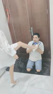 【刘二狗】扫楼被女房东发现后 G-210823-10