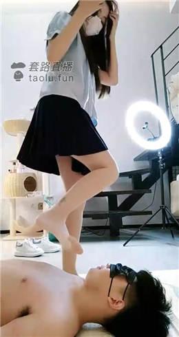 JK女暴力调教踢档