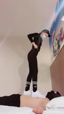 【虞姬】没钱狗子面试地毯多双鞋子踩踏 G-210816-33